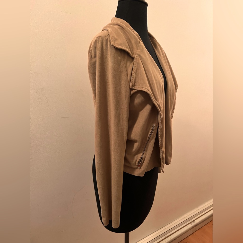 One by Chapter One tan cream jacket. Small or medium.